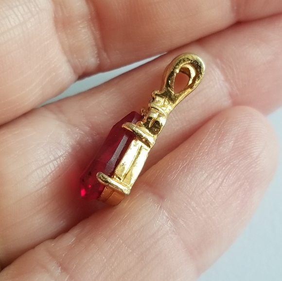 Relisted - Vintage red teardrop pendant gold tone clear crystals dainty - Picture 6 of 8